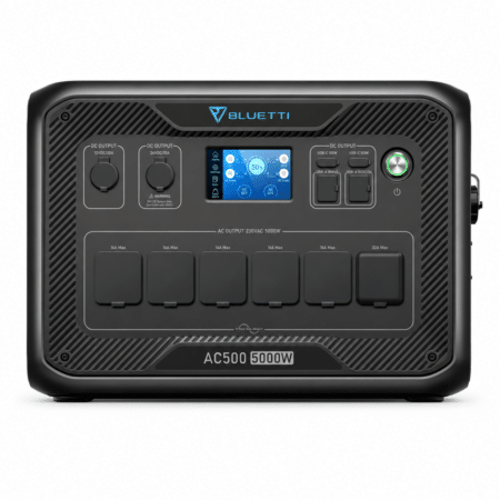Frontansicht der Bluetti AC500 Powerstation mit Display, Ein/Aus-Schalter sowie AC- und DC-Ausgängen
