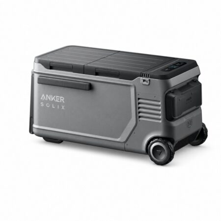 Anker SOLIX EverFrost 2 58L Akku-Kühlbox in Schrägansicht mit zwei Deckeln, Display und eingesetztem Akku