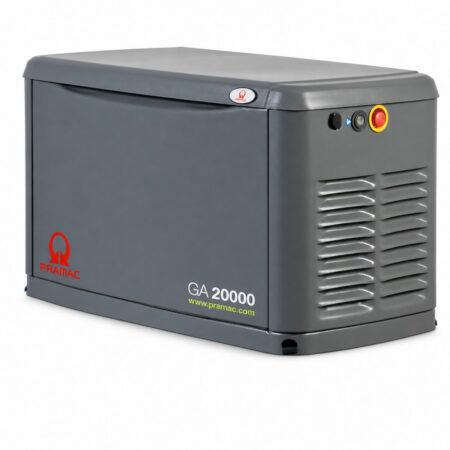 Pramac Powerknight GA 20000 Gas-Stromerzeuger 400 V im grauen Aluminium-Schallschutzgehäuse mit Lüftungsschlitzen und Not-Aus-Taster, Schrägansicht